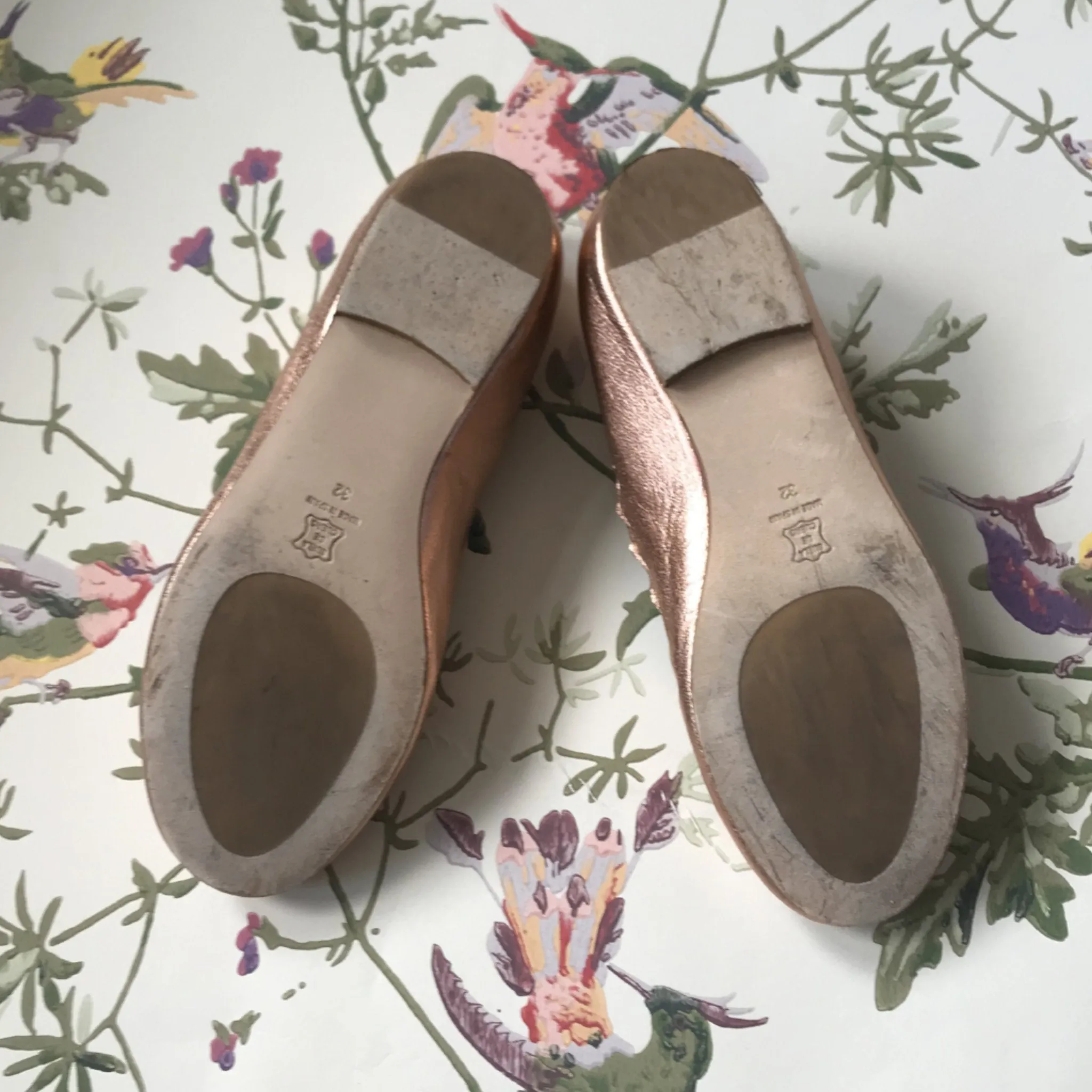 Chloé Rose Gold Ballet Pumps With Scalloped Trim: Size EU 32 & EU 33