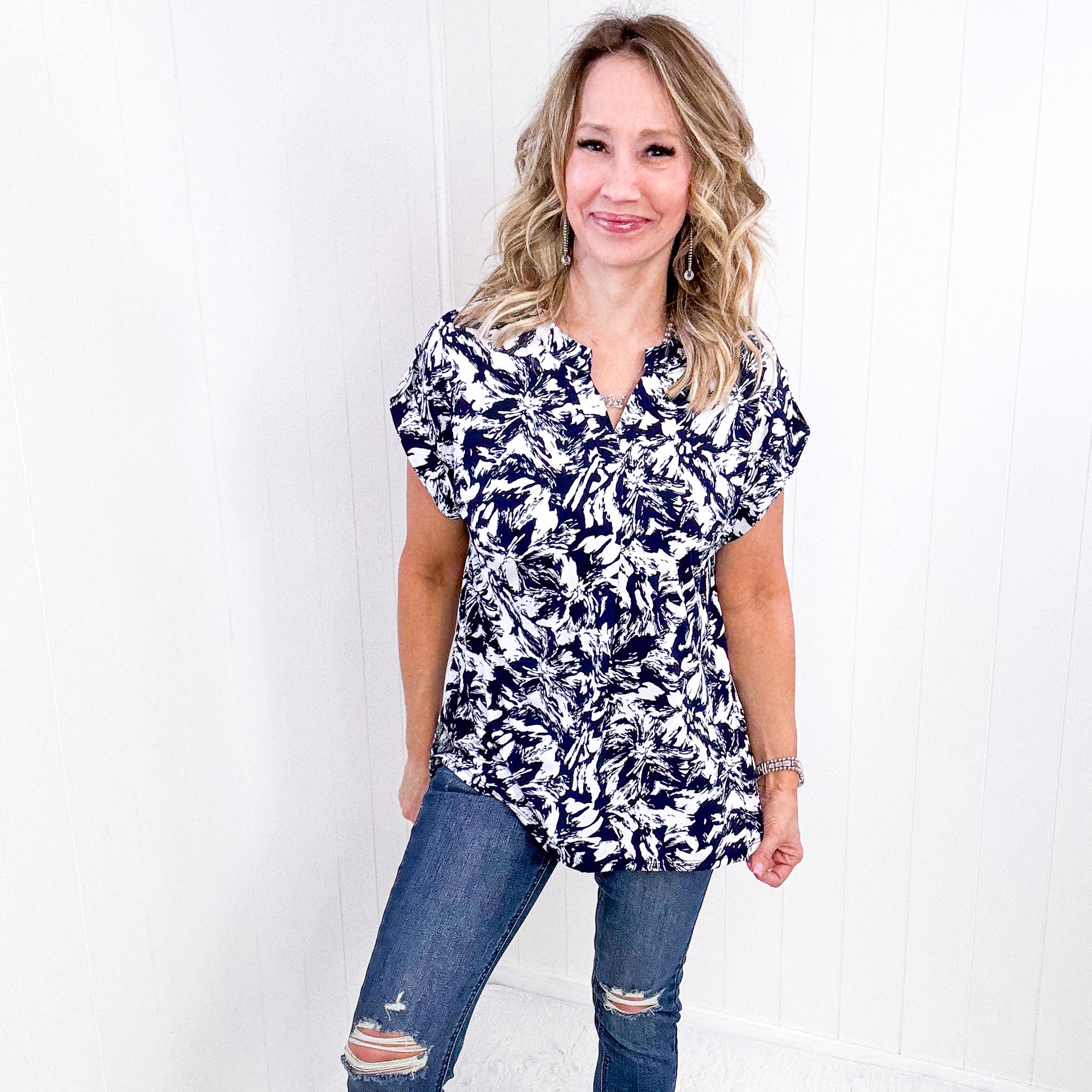 Dear Scarlett Lizzy Cap Sleeve Top in Navy Floral