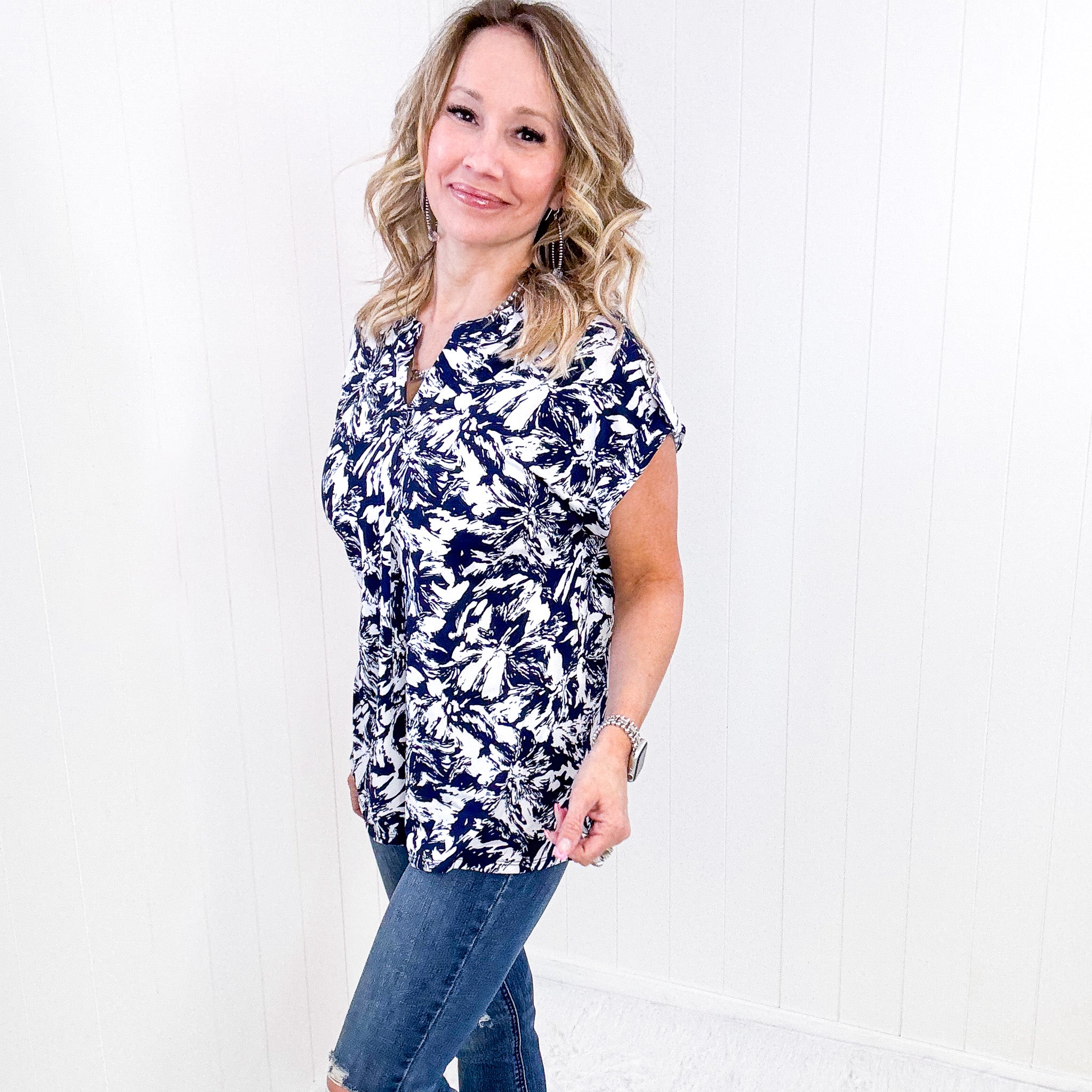 Dear Scarlett Lizzy Cap Sleeve Top in Navy Floral