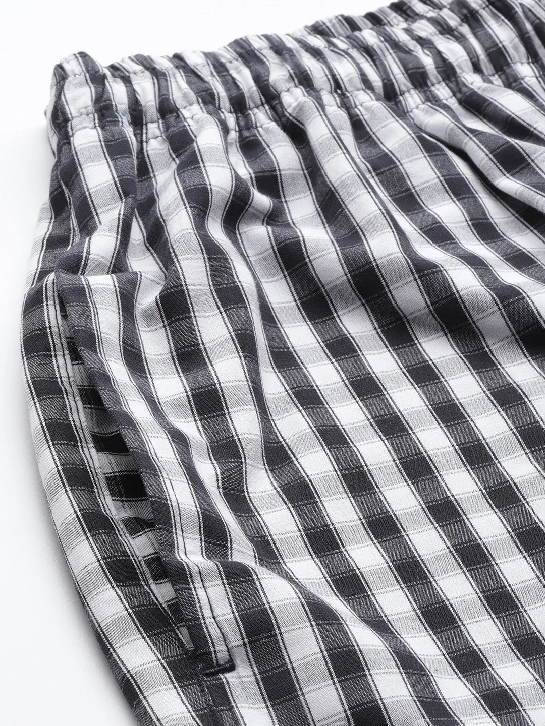 Men Black & White Checks Pure Cotton Relaxed Fit Casual Lounge Pant