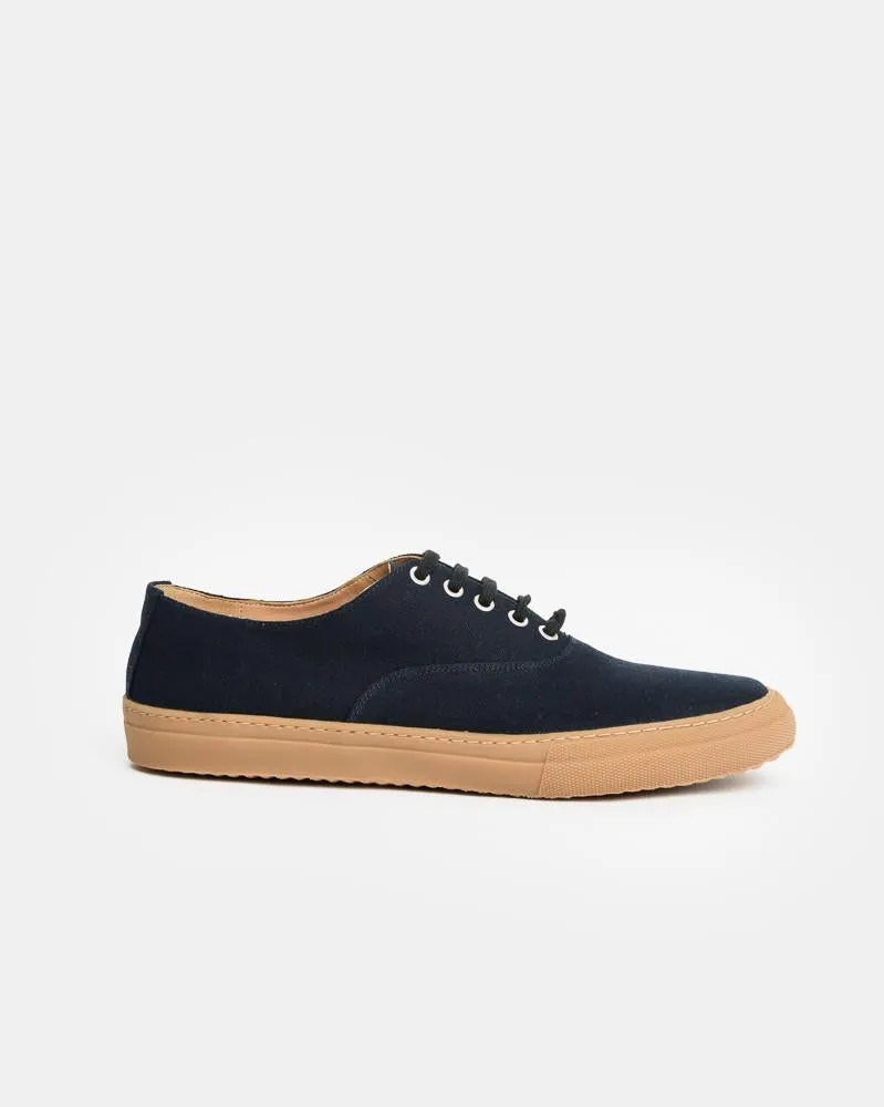 Sneaker in Navy