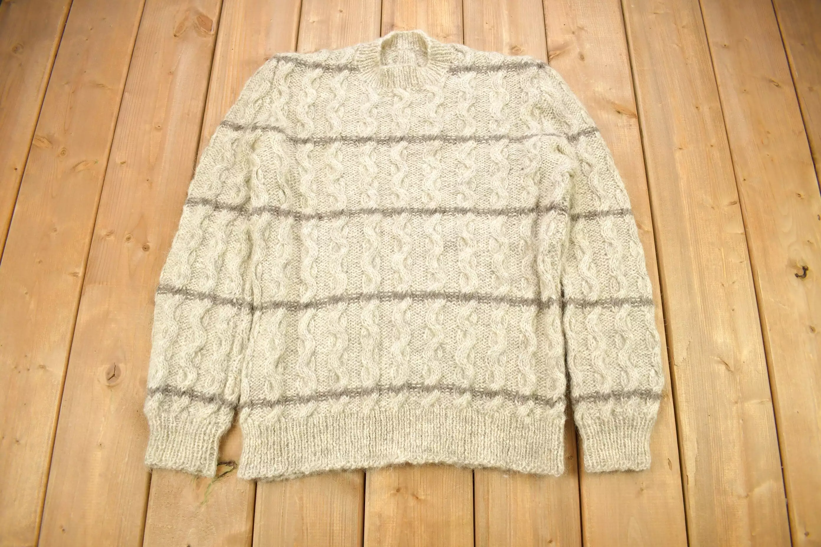 Vintage 1980s 100% Wool Cable Knit Sweater / Vintage 80s Crewneck / Outdoorsman / Vintage Knit / Winter Sweatshirt