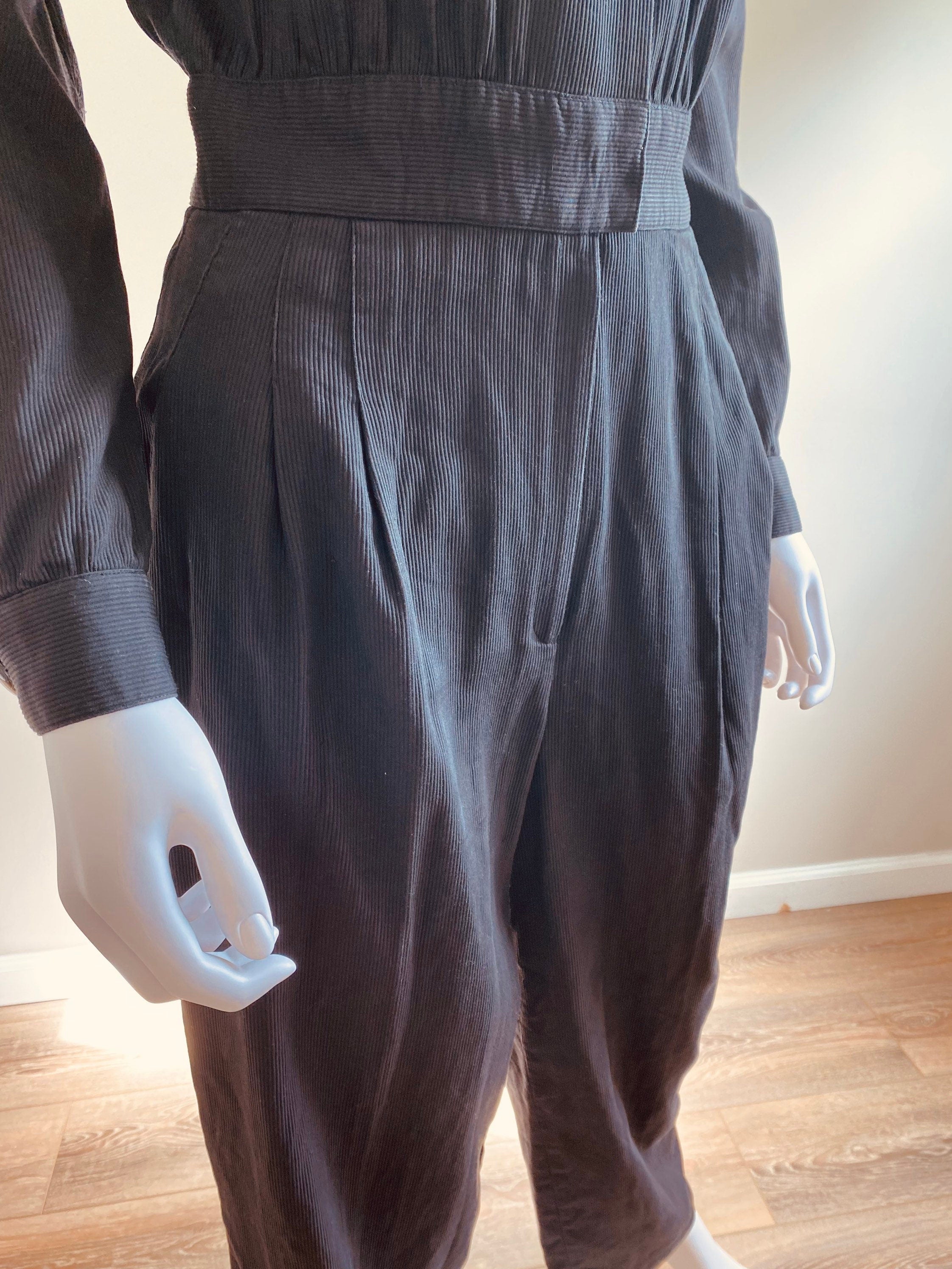 Vintage 1980s Black Jumpsuit / 80s romper Size M