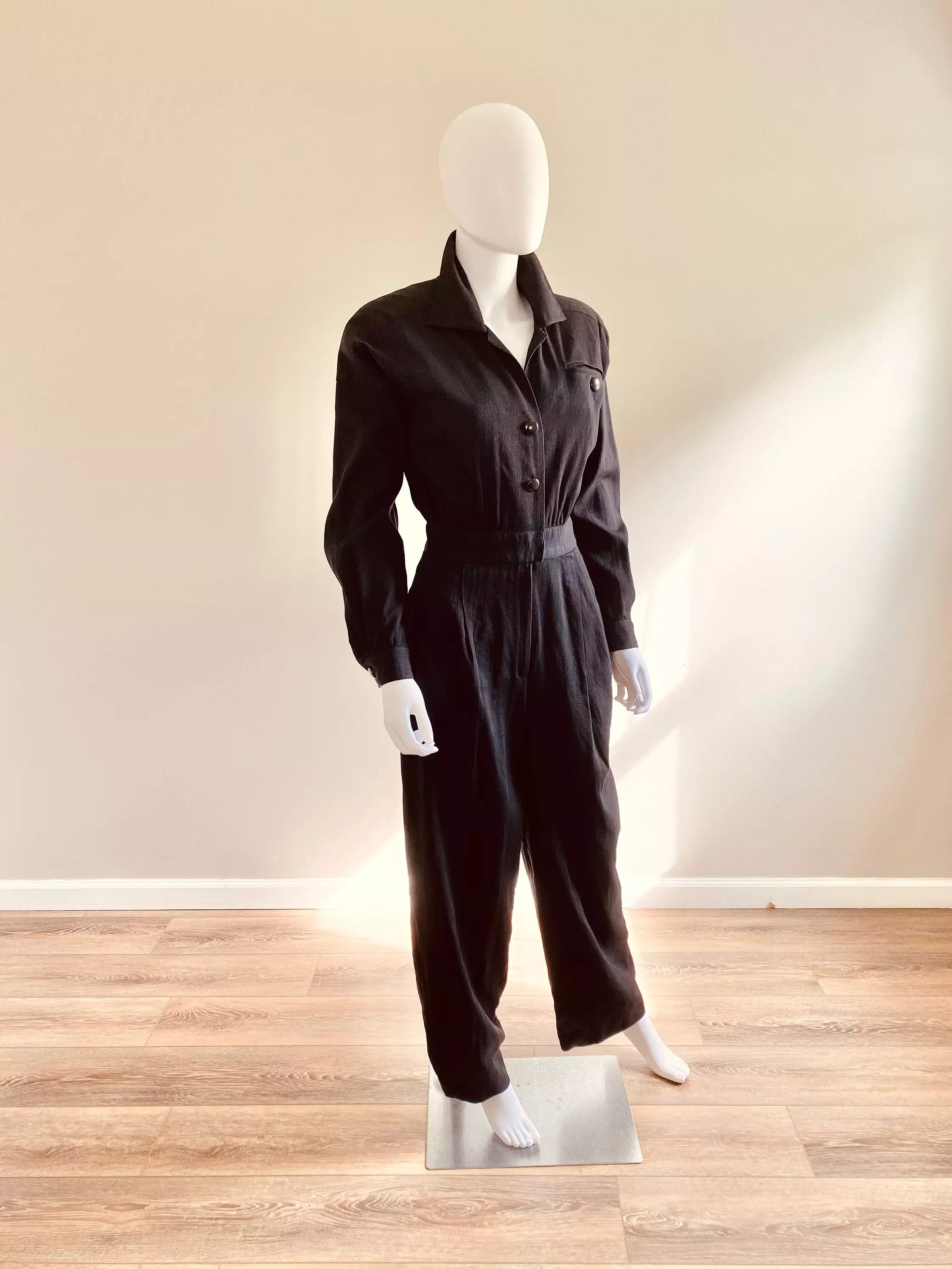 Vintage 1980s Black Jumpsuit / 80s romper Size M